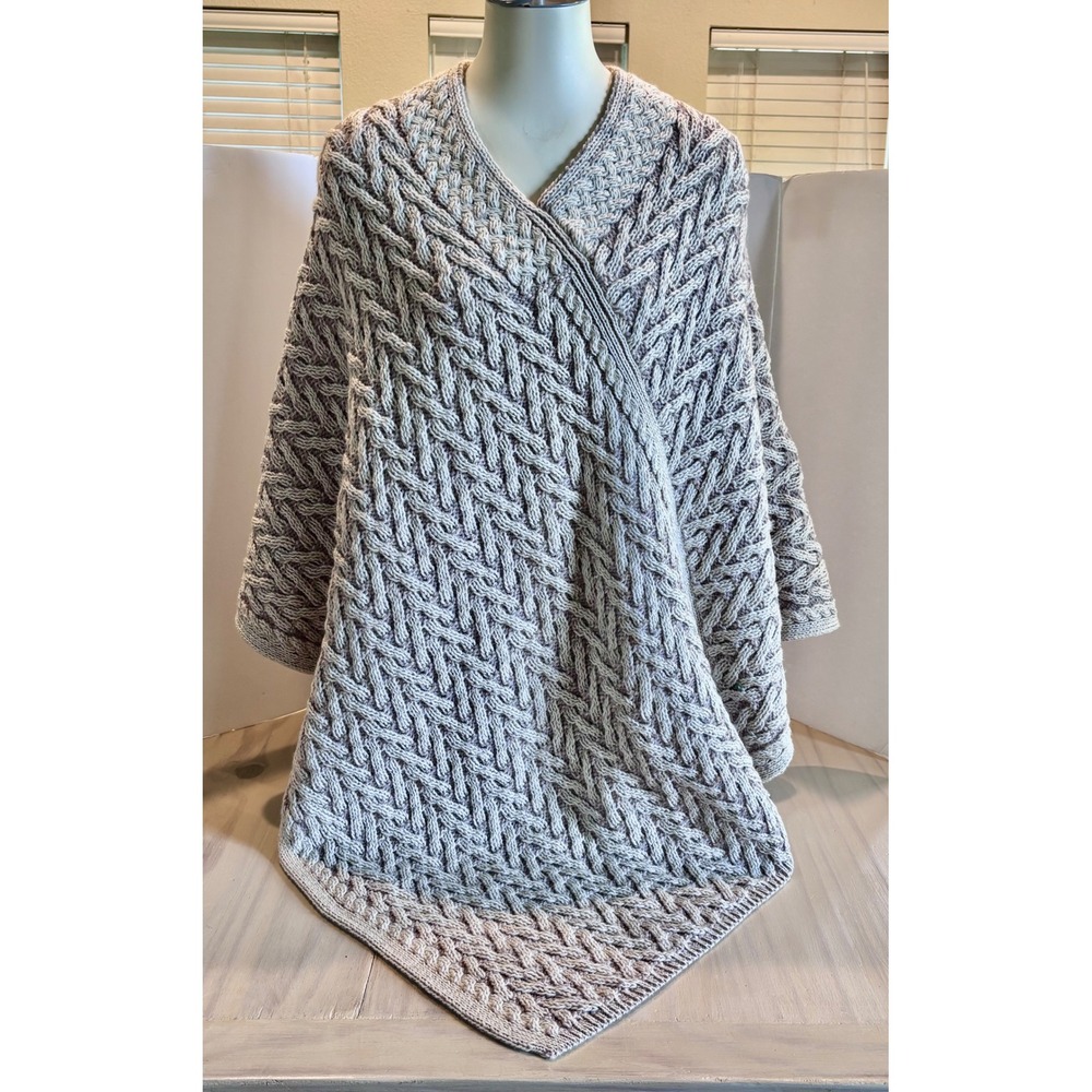 Aran Crafts 100% Merino Wool Cable Knit Poncho Beige Made in Ireland M/L A626718